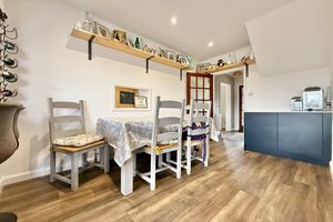 Dining/Breakfast Room- click for photo gallery